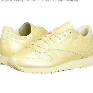 Reebok Classic Sneakers! Brand New in Box!